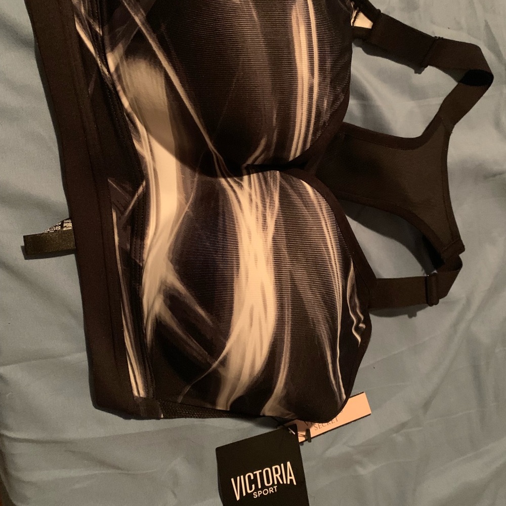 Victoria’s Secret sport bra